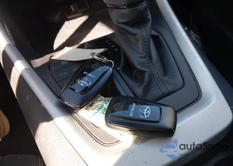 2021 Toyota Rav4 Xle Premium from USA, damaged, VIN 2T3A1RFVXMW164382